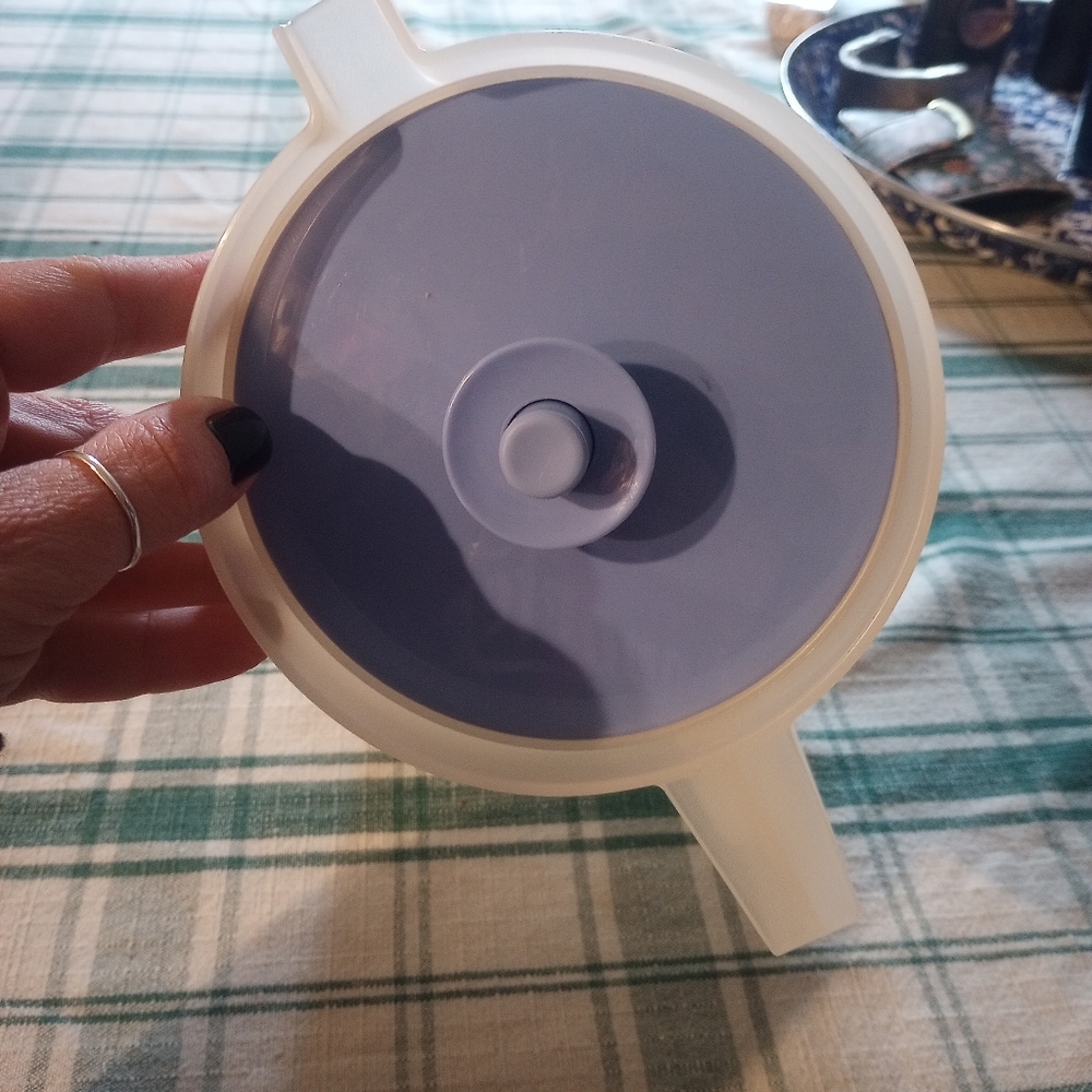 Tupperware - Picture 2 of 4